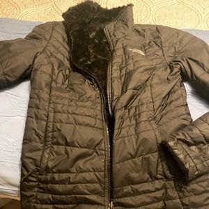 Women’s North Face Mossbud black reversible winter jacket. Size small.